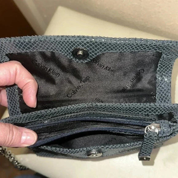 Calvin Klein crossbody - Picture 8 of 8